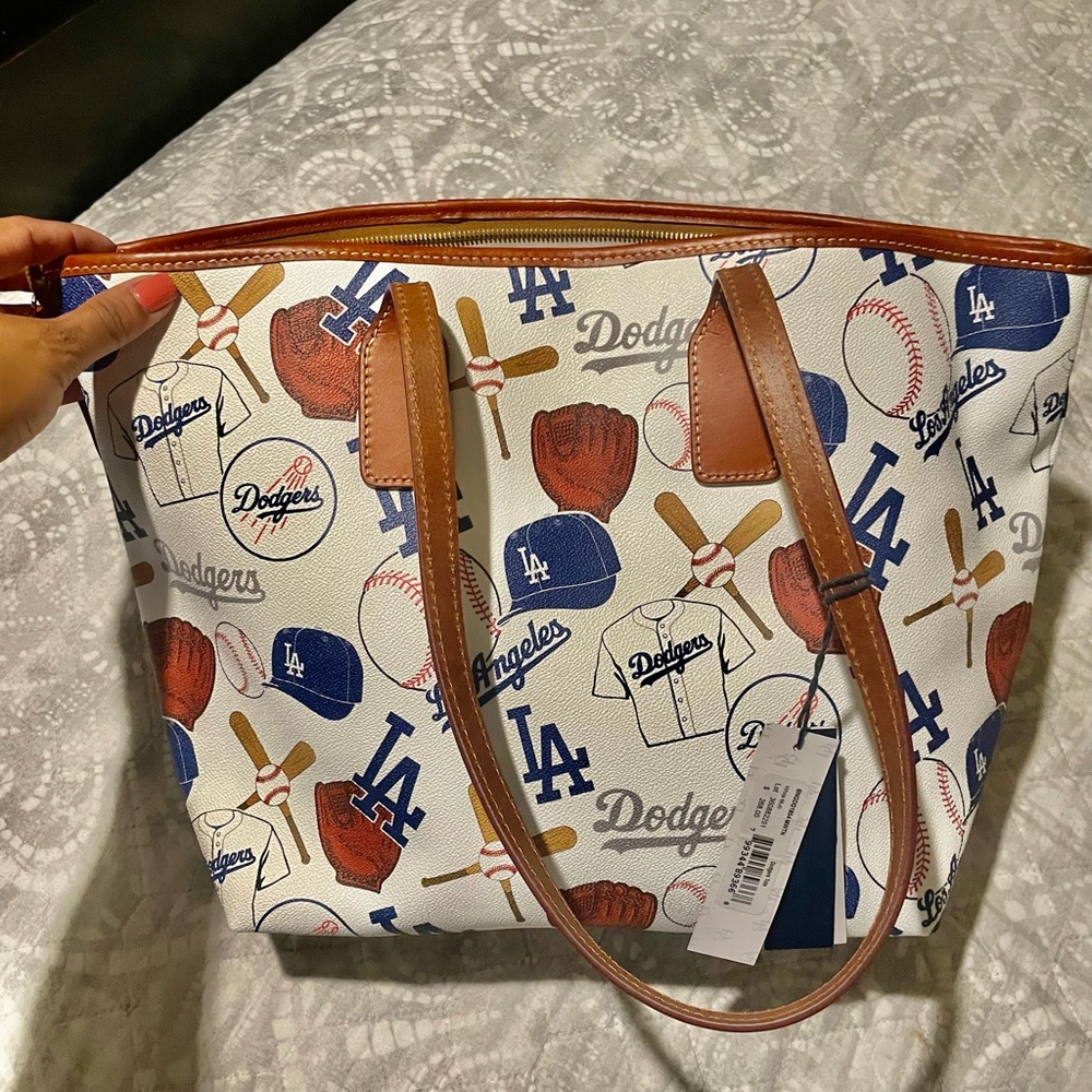 NWT Dodgers (white) Dooney & Burke bag!